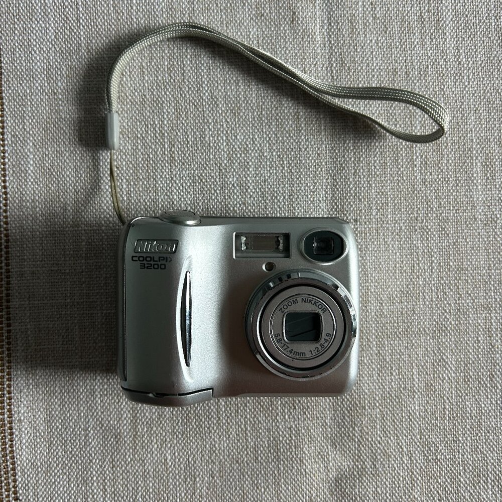 Nikon Coolpix 3200 Digital Camera – Silver – In Box w/ AV Cords - Picture 6 of 15